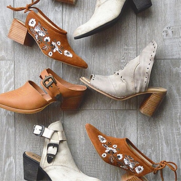 NIB Tan Embroider Ankle Tie Closed Toe Mule - Picture 5 of 5